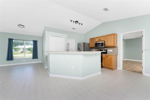 House in Port Charlotte, Florida 3 bedrooms, 130.71 sq.m. № 1902407 - photo 6