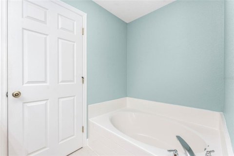 House in Port Charlotte, Florida 3 bedrooms, 130.71 sq.m. № 1902407 - photo 28