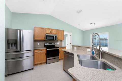 House in Port Charlotte, Florida 3 bedrooms, 130.71 sq.m. № 1902407 - photo 11