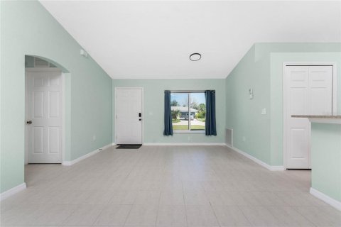 House in Port Charlotte, Florida 3 bedrooms, 130.71 sq.m. № 1902407 - photo 10