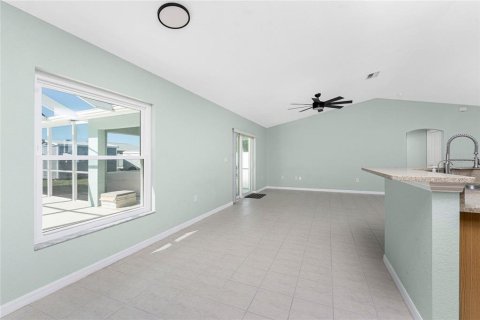 House in Port Charlotte, Florida 3 bedrooms, 130.71 sq.m. № 1902407 - photo 17