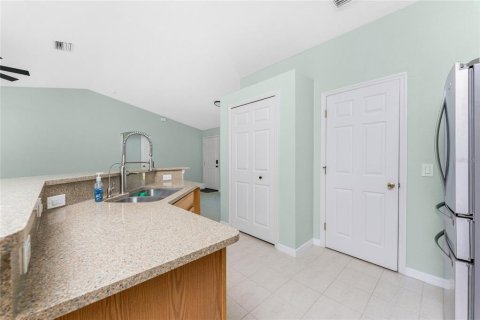 House in Port Charlotte, Florida 3 bedrooms, 130.71 sq.m. № 1902407 - photo 14