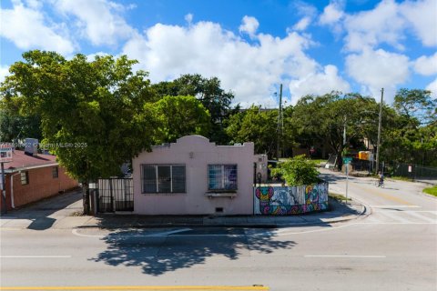 Commercial property in Miami, Florida № 1951355 - photo 6
