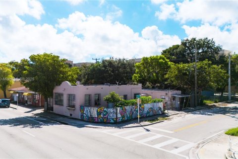 Commercial property in Miami, Florida № 1951355 - photo 2