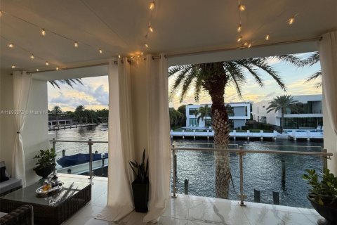 Touwnhouse à vendre à Lauderdale-by-the-Sea, Floride: 4 chambres, 280.94 m2 № 2181765 - photo 24