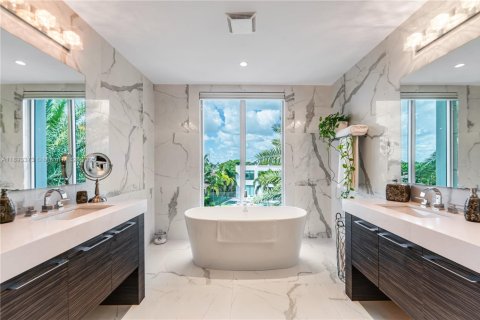 Touwnhouse à vendre à Lauderdale-by-the-Sea, Floride: 4 chambres, 280.94 m2 № 2181765 - photo 29