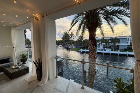 Touwnhouse à vendre à Lauderdale-by-the-Sea, Floride: 4 chambres, 280.94 m2 № 2181765 - photo 23
