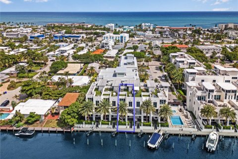 Touwnhouse à Lauderdale-by-the-Sea, Floride 4 chambres, 280.94 m2 № 2181765