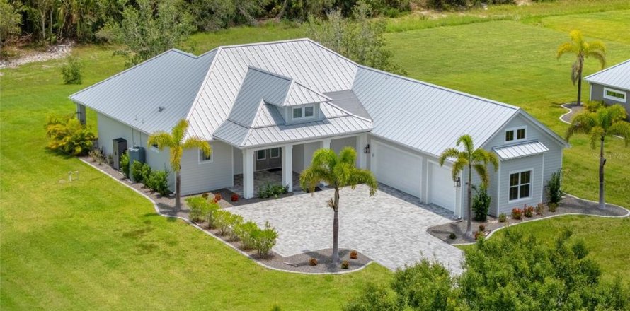 House in Punta Gorda, Florida 3 bedrooms, 215.63 sq.m. № 1793143