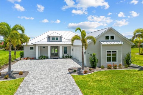 House in Punta Gorda, Florida 3 bedrooms, 215.63 sq.m. № 1793143 - photo 16