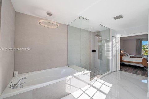 Купить виллу или дом в Уэстон, Флорида 5 спален, 285.95м2, № 2080800 - фото 14