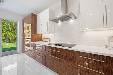 Купить виллу или дом в Уэстон, Флорида 5 спален, 285.95м2, № 2080800 - фото 3