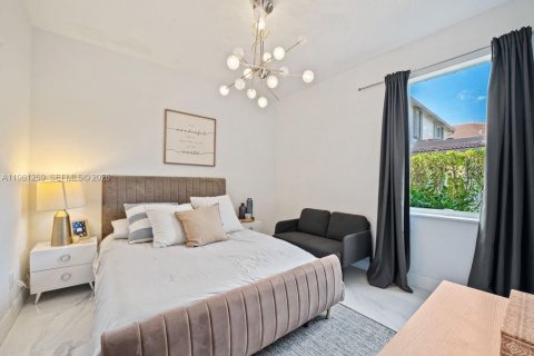 Купить виллу или дом в Уэстон, Флорида 5 спален, 285.95м2, № 2080800 - фото 15