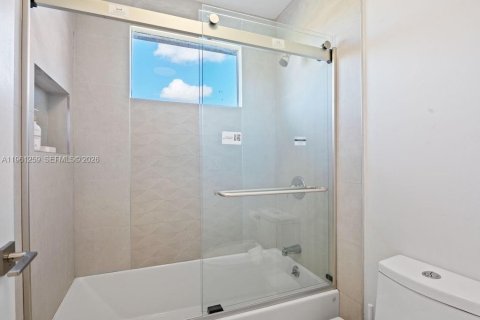 Купить виллу или дом в Уэстон, Флорида 5 спален, 285.95м2, № 2080800 - фото 22