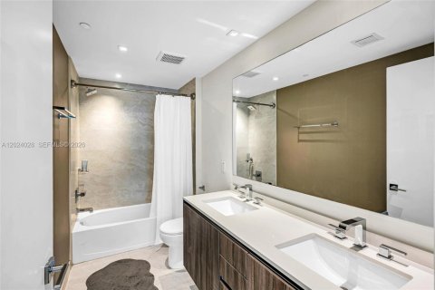 Condominio en venta en Miami, Florida, 2 dormitorios, 107.86 m2 № 2087801 - foto 7