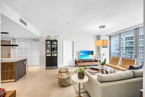 Condominio en venta en Miami, Florida, 2 dormitorios, 107.86 m2 № 2087801 - foto 13