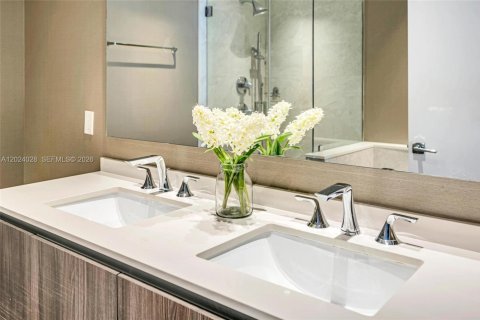 Condominio en venta en Miami, Florida, 2 dormitorios, 107.86 m2 № 2087801 - foto 24