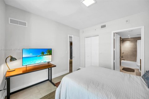 Condominio en venta en Miami, Florida, 2 dormitorios, 107.86 m2 № 2087801 - foto 14
