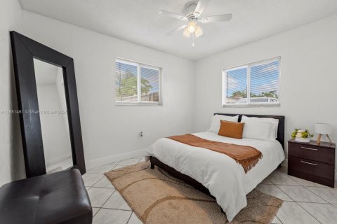 House in Davie, Florida 2 bedrooms, 146.6 sq.m. № 1930267 - photo 7
