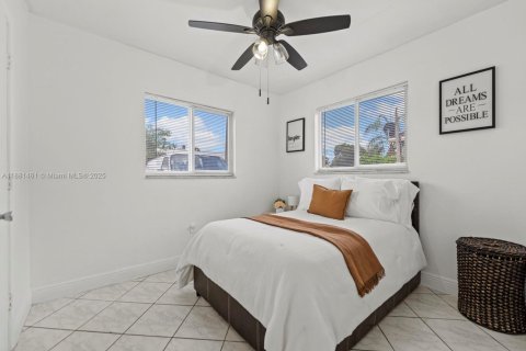 House in Davie, Florida 2 bedrooms, 146.6 sq.m. № 1930267 - photo 20