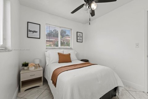 House in Davie, Florida 2 bedrooms, 146.6 sq.m. № 1930267 - photo 6
