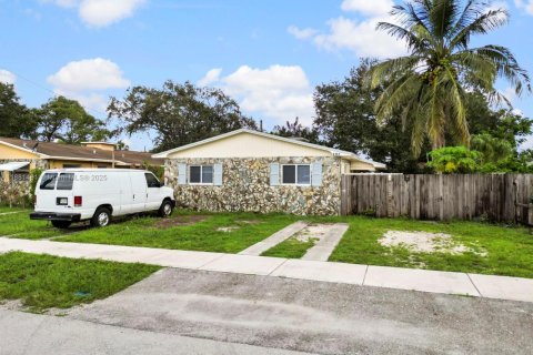 House in Davie, Florida 2 bedrooms, 146.6 sq.m. № 1930267 - photo 24