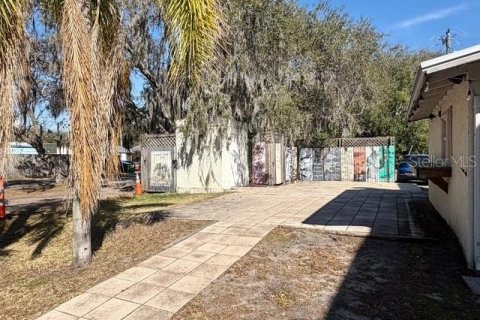 Propiedad comercial en venta en Sanford, Florida, 199.93 m2 № 2134915 - foto 3