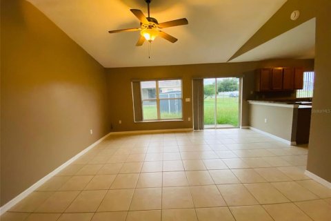 Apartamento en alquiler en Kissimmee, Florida, 3 dormitorios, 112.23 m2 № 1777132 - foto 7