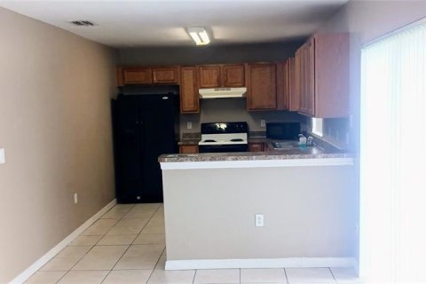 Apartamento en alquiler en Kissimmee, Florida, 3 dormitorios, 112.23 m2 № 1777132 - foto 4