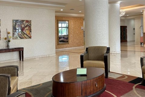 Купить кондоминиум в Санни-Айлс-Бич, Флорида 2 спальни, 118.45м2, № 1948416 - фото 7