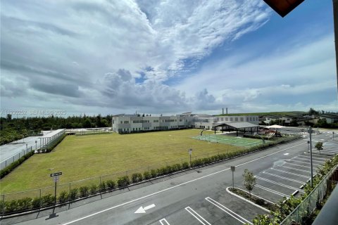 Снять в аренду кондоминиум в Дорал, Флорида 2 спальни, 99.59м2, № 1989578 - фото 15