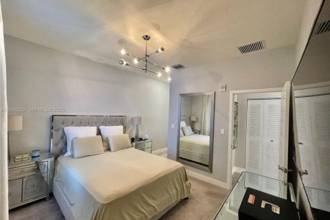 Снять в аренду кондоминиум в Дорал, Флорида 2 спальни, 99.59м2, № 1989578 - фото 8