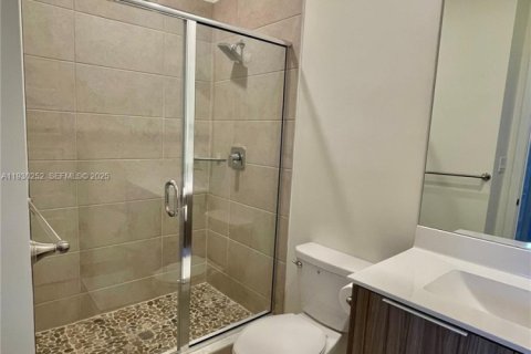 Снять в аренду кондоминиум в Дорал, Флорида 2 спальни, 99.59м2, № 1989578 - фото 12