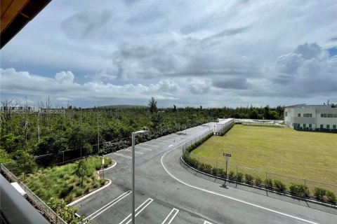 Снять в аренду кондоминиум в Дорал, Флорида 2 спальни, 99.59м2, № 1989578 - фото 14