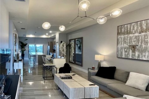 Снять в аренду кондоминиум в Дорал, Флорида 2 спальни, 99.59м2, № 1989578 - фото 4