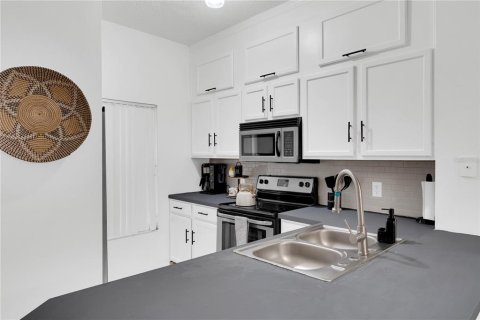 Touwnhouse à vendre à Kissimmee, Floride: 3 chambres, 119.47 m2 № 2122620 - photo 6
