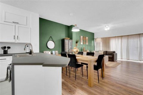 Touwnhouse à vendre à Kissimmee, Floride: 3 chambres, 119.47 m2 № 2122620 - photo 3