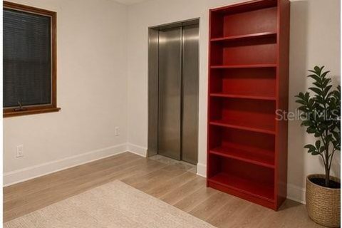 Villa ou maison à vendre à Odessa, Floride: 5 chambres, 558.16 m2 № 2222402 - photo 24