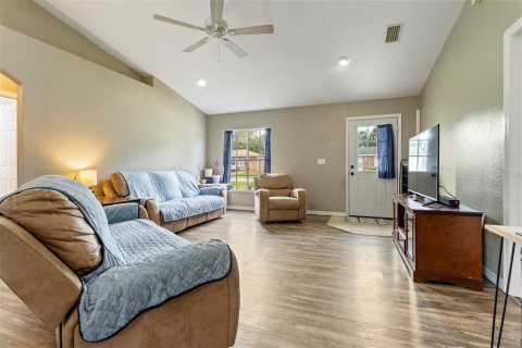 Casa en venta en Brooksville, Florida, 3 dormitorios, 115.85 m2 № 1826220 - foto 3