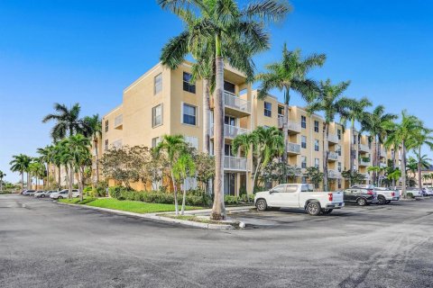 Condominio en Dania Beach, Florida, 2 dormitorios № 2193306