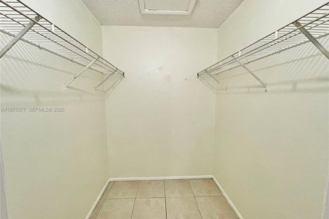 Copropriété à louer à Miami, Floride: 1 chambre, 69.4 m2 № 2079887 - photo 15