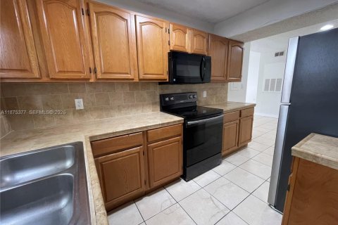 Copropriété à louer à Miami, Floride: 1 chambre, 69.4 m2 № 2079887 - photo 7