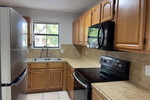 Copropriété à louer à Miami, Floride: 1 chambre, 69.4 m2 № 2079887 - photo 5