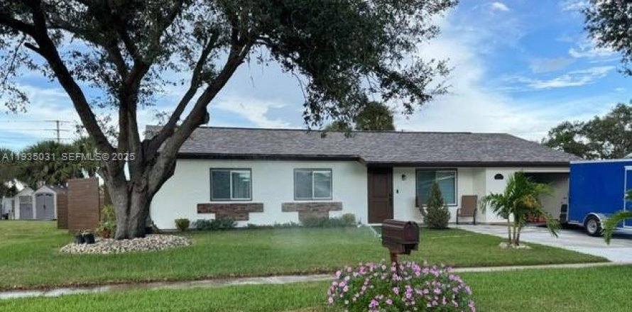 Casa en North Port, Florida 3 dormitorios № 1993179