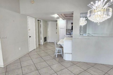 Condominio en alquiler en Aventura, Florida, 1 dormitorio, 93.37 m2 № 2282739 - foto 12