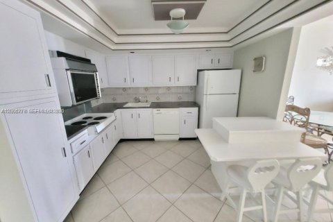 Кондоминиум с 1 спальней в Авентура, Флорида № 2282739