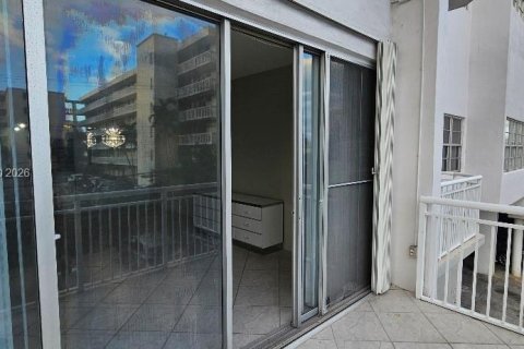 Condominio en alquiler en Aventura, Florida, 1 dormitorio, 93.37 m2 № 2282739 - foto 16