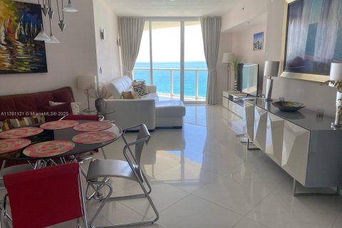 Copropriété à louer à Sunny Isles Beach, Floride: 1 chambre, 92.9 m2 № 1507003 - photo 1