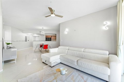 Copropriété à louer à Sunny Isles Beach, Floride: 1 chambre, 92.9 m2 № 1507003 - photo 4
