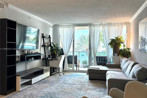 Condominio en alquiler en Hollywood, Florida, 1 dormitorio, 77.57 m2 № 1947132 - foto 2